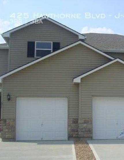 425  J Hawthorne Boulevard - 4