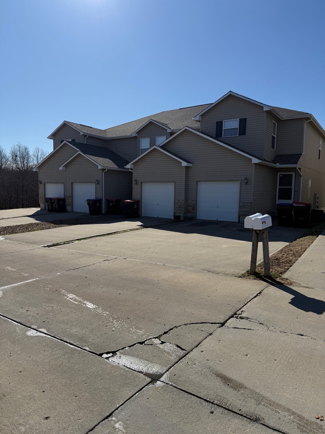 425 L Hawthorne Boulevard - 4